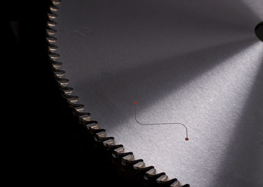Cortador plástico del TCT de la hoja de sierra del corte de la colofonía de 12 pulgadas con la ranura antichoque